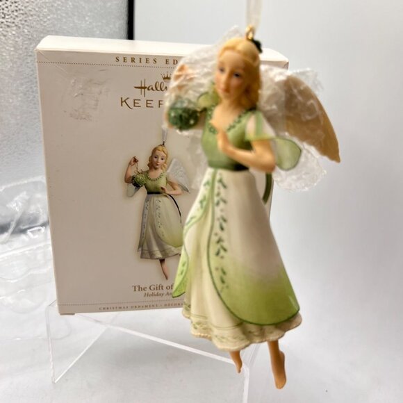 Hallmark Ornament 2006 Gift Of Love 1st In Series Holiday Angels Nib - Picture 1 of 8